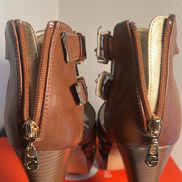 “NEW” G BY GUESS HIGH HEELS - Picture 9 of 16